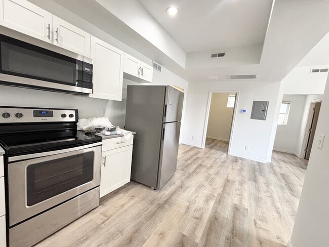 Building Photo - 1090 S 1100 E
