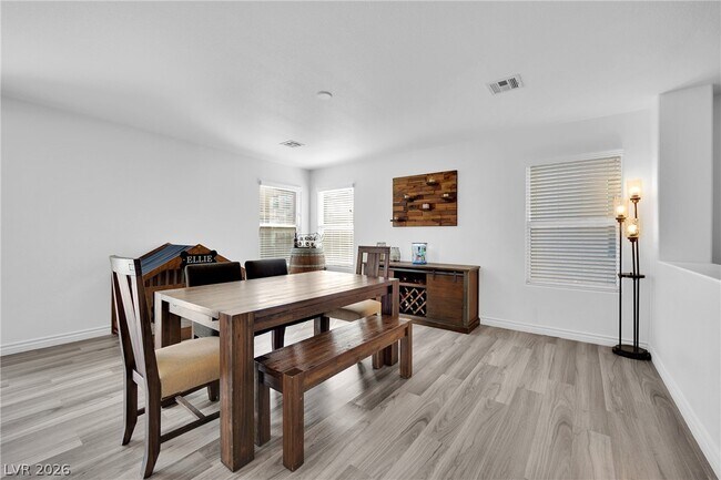 Building Photo - 11142 Romola St