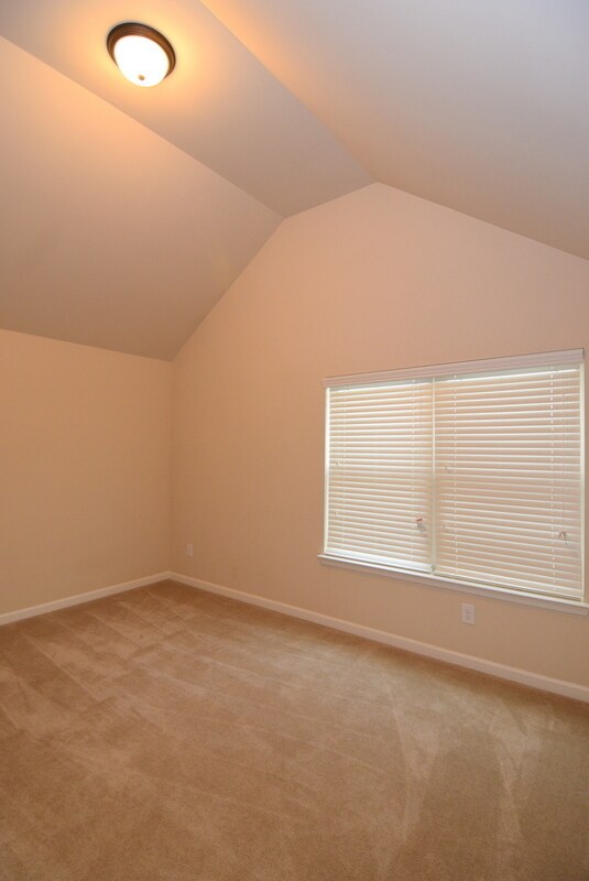 Building Photo - Huge 5 Bed/4 Bath Home Near Ft. Gordon