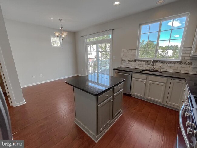 Building Photo - 23117 Primrose Wy