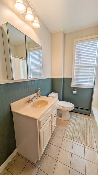 Full bathroom conveniently located off the main hallway - 37 Glover Ave