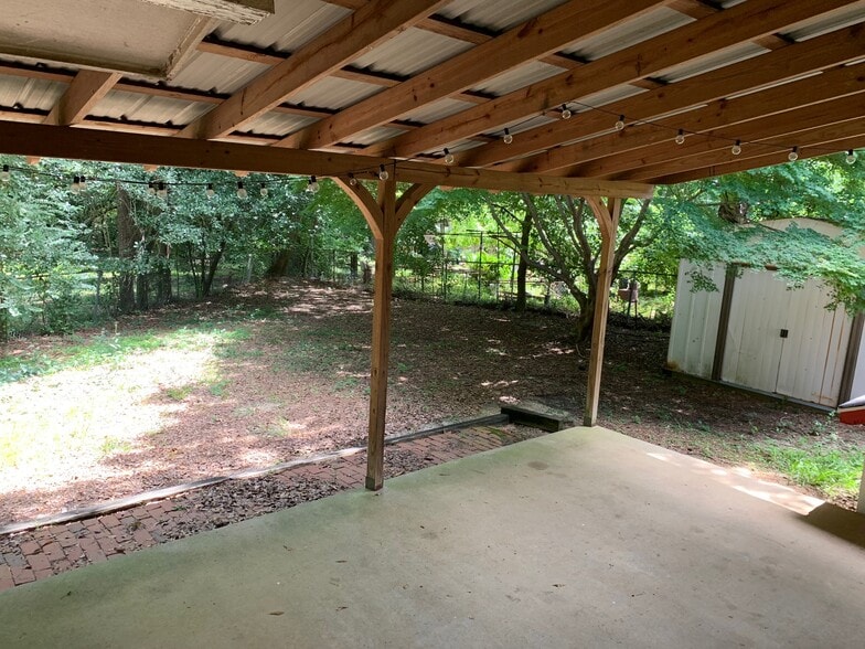 Building Photo - 602 Harper Ave