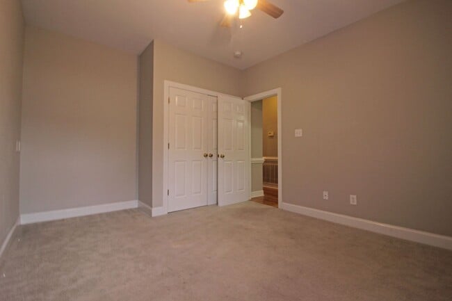 Building Photo - Lane Tree