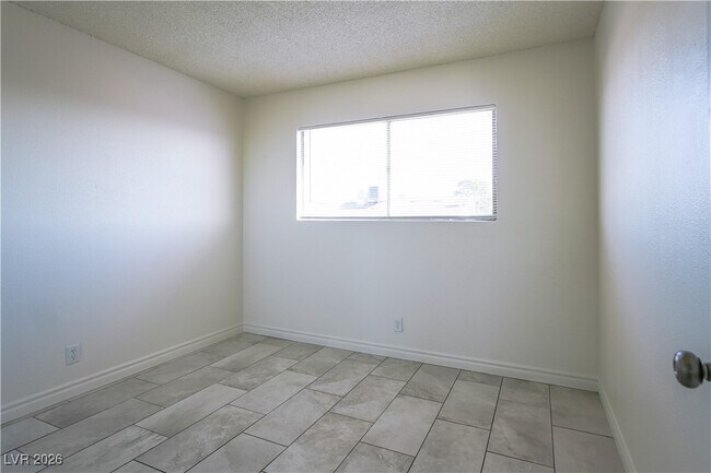 Building Photo - 212 Orland St