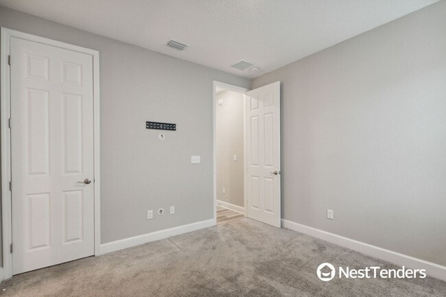 Building Photo - Enjoy Resort-Style Amenities in Beautiful ...