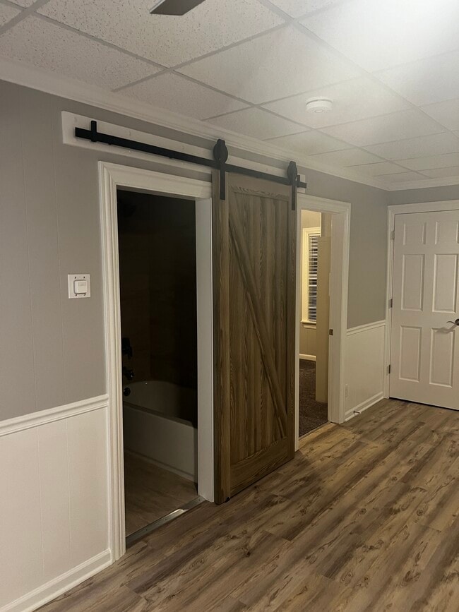 Building Photo - 163 Eagle Point Rd