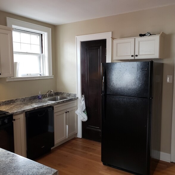 Building Photo - 7138 Tulane Ave