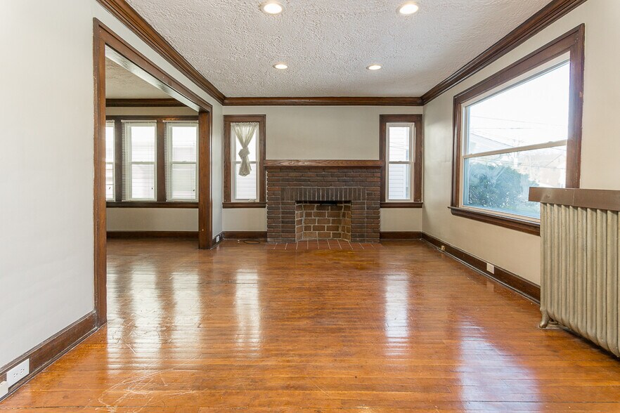 Building Photo - 17213 Clifton Blvd
