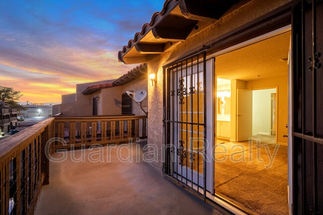 Building Photo - 2882 Calle Del Oro