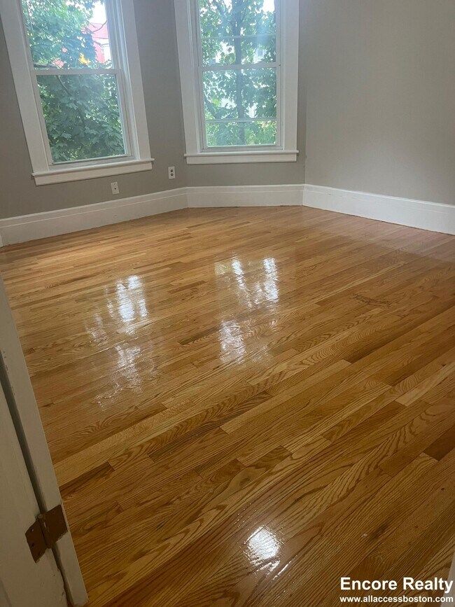 Building Photo - 186 Bowdoin St