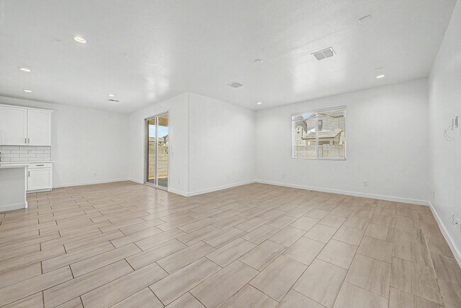 Building Photo - 10984 W Pierce St
