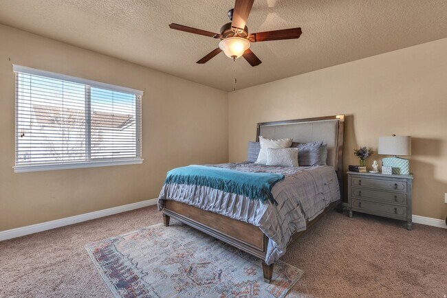 Building Photo - 3234 W Desert Lily Dr