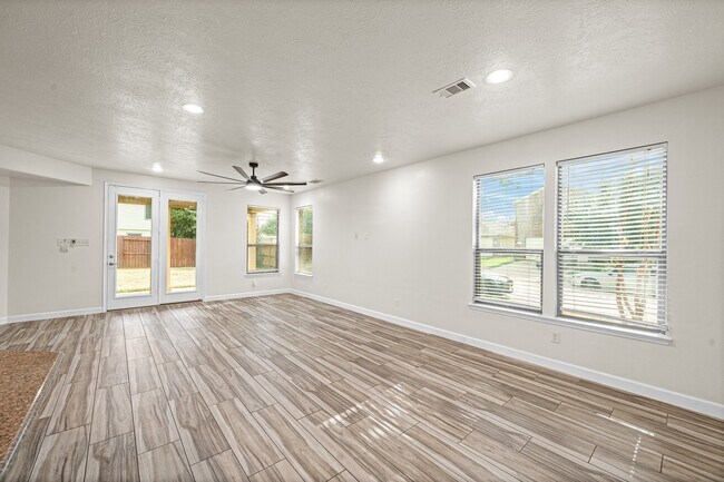 Building Photo - 15623 Harris Canyon Ln