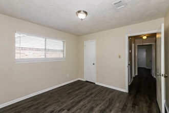 Building Photo - 8422 Bandridge Rd