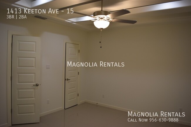 Building Photo - Las Jollas Condominiums II