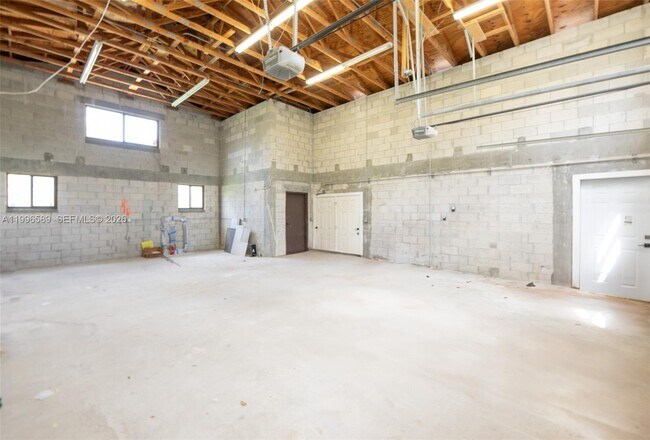 Building Photo - 17101 SW 48th St