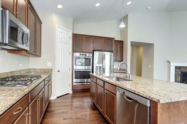 Building Photo - Location! Villages at Castle Rock 3bed/2.5...