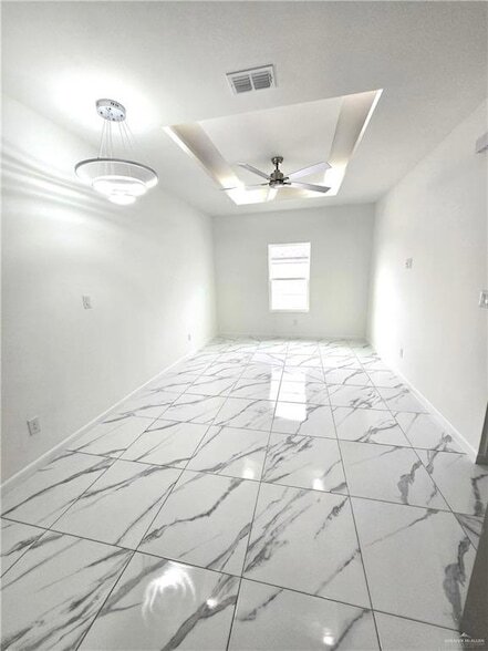 Building Photo - 3201 Magdalena St