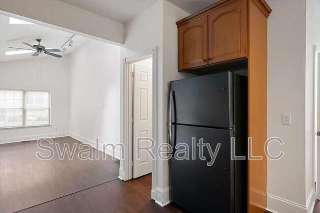 Building Photo - 240 Timber Knoll Dr
