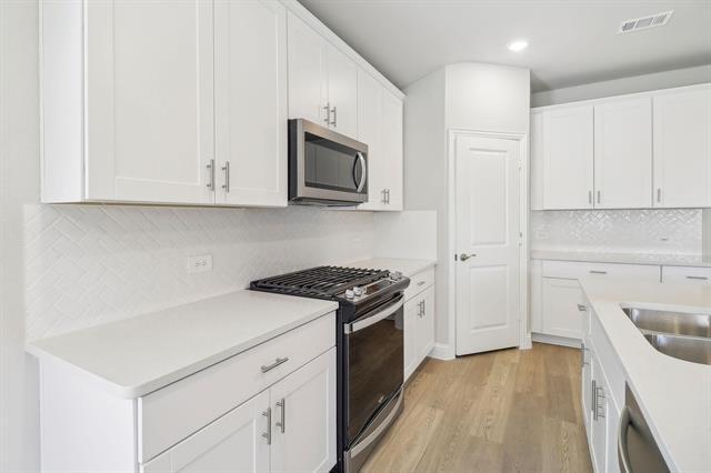 Building Photo - 518 Midnight Oak Dr