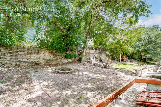 Building Photo - 2340 Victor St