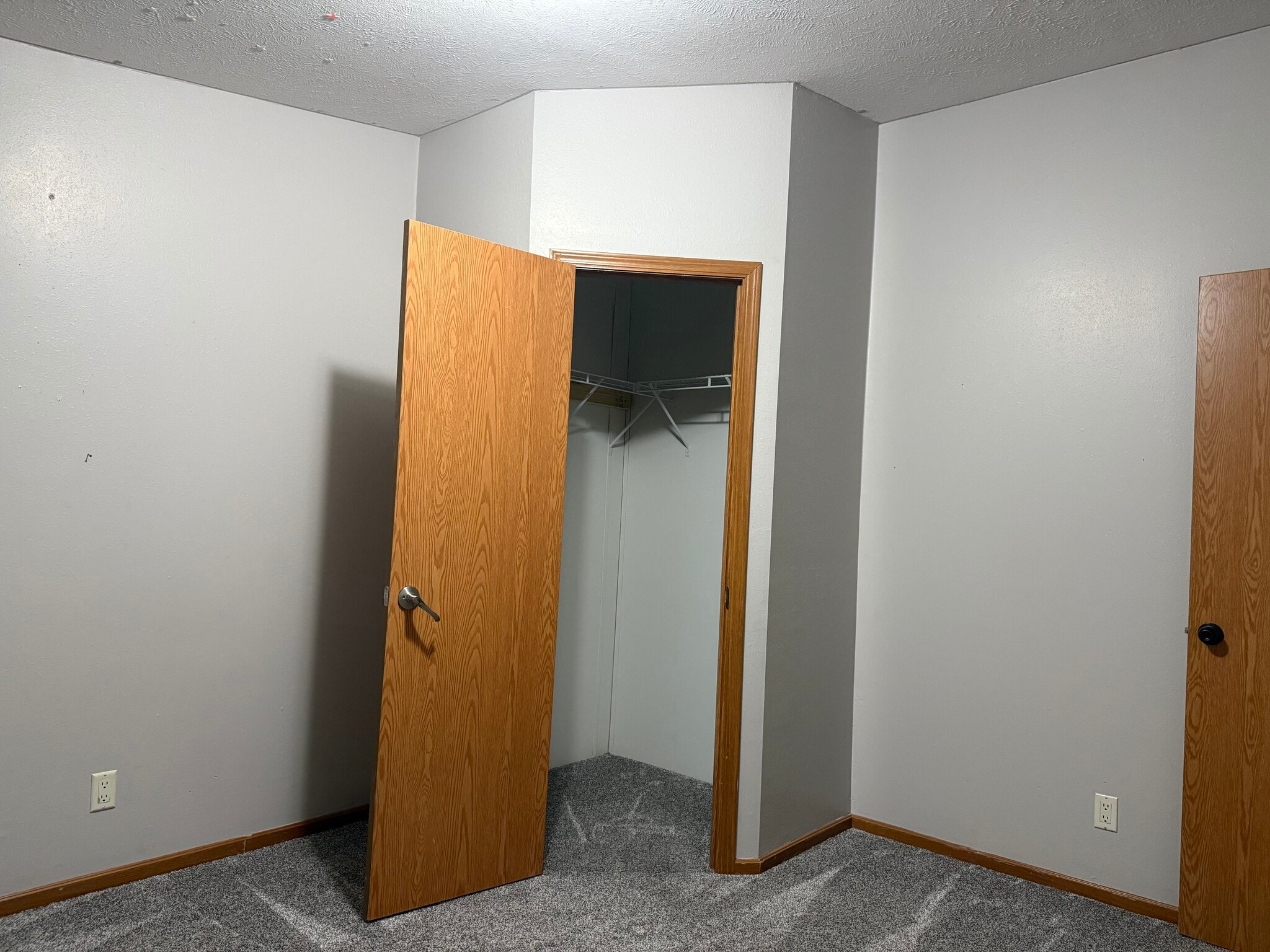 Building Photo - 2066 S 150 W