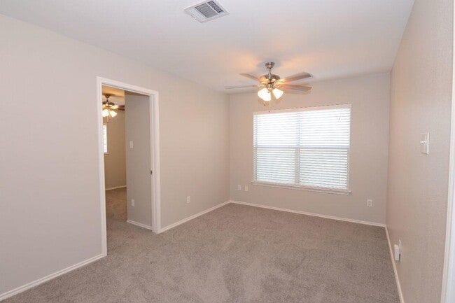 Building Photo - 10316 Garbacz Dr