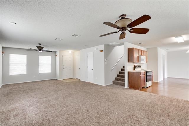 Building Photo - 937 Canary Dr