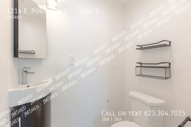 Building Photo - 1214 E Portland St