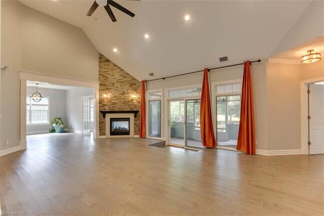 Building Photo - 5102 Waterford Pl