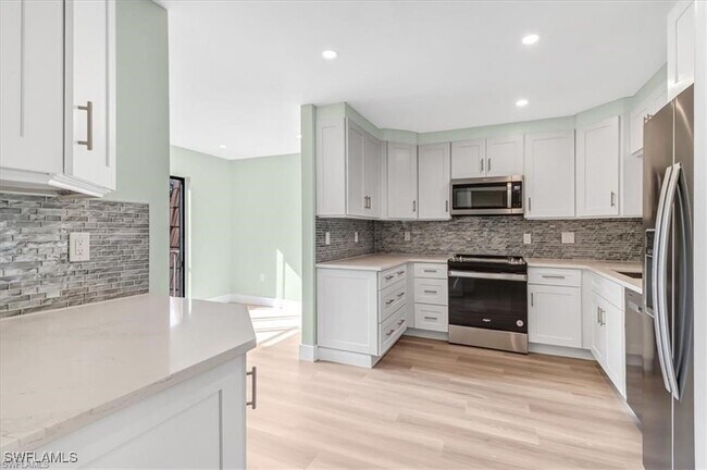 Building Photo - 407 Meadowlark Ln