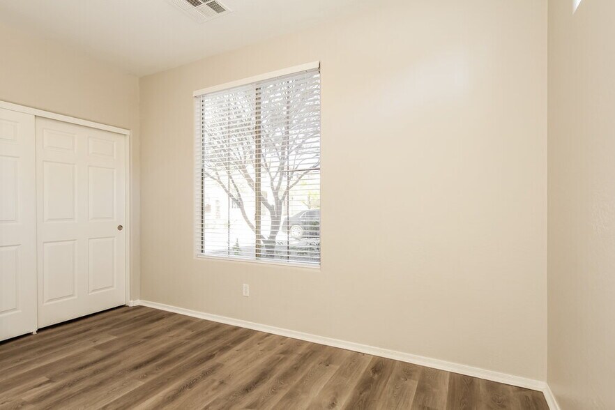 Building Photo - 2507 W Old Paint Trail