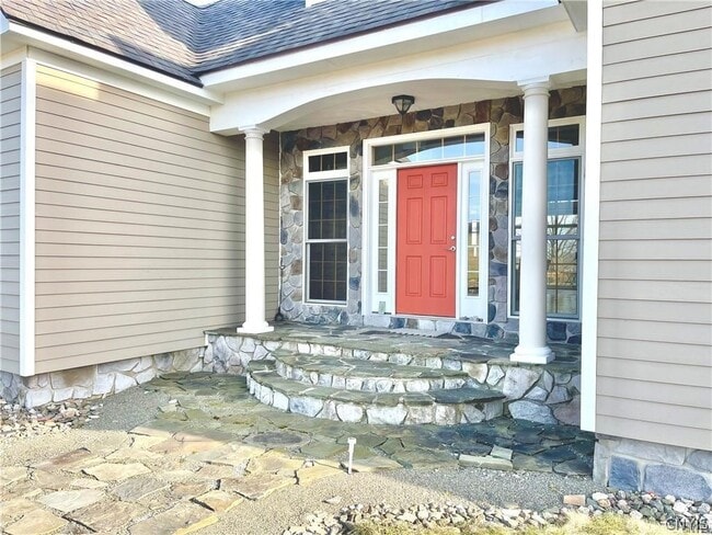 Building Photo - 1018 W State Rd