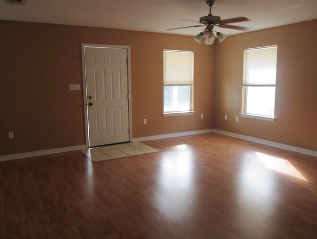 Building Photo - 7470 Autumn Trace Blvd