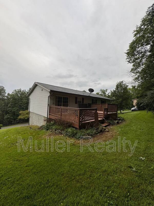 Building Photo - 1923 Ridgecrest Dr