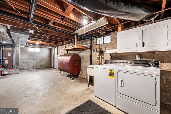Building Photo - 1236 Ellis Cir