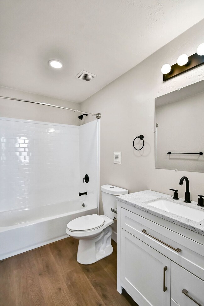 Building Photo - VINTAGE VAULT