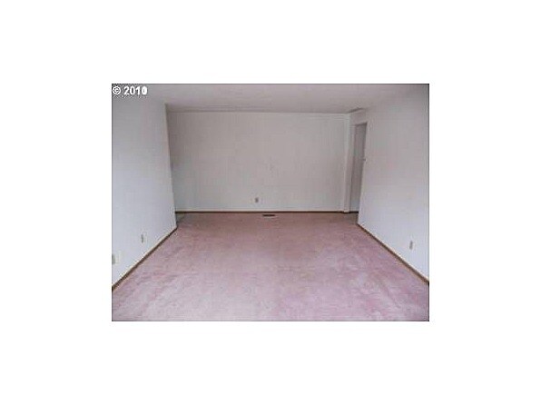 Building Photo - 12809 SE Stark St