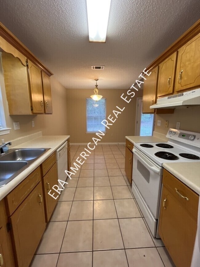 Building Photo - 2455 Starmount Dr