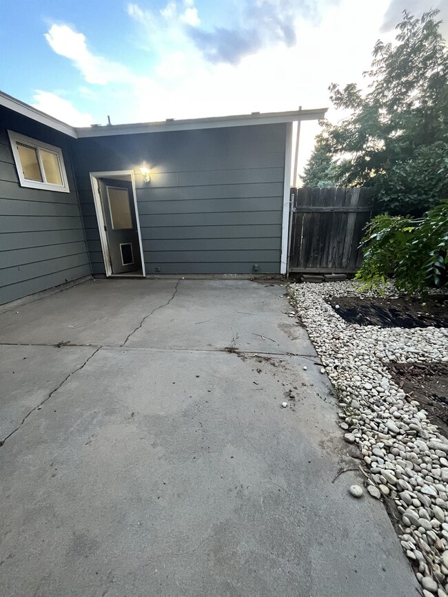 Building Photo - 1240 N 2nd E