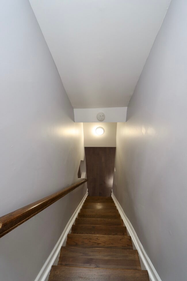 Building Photo - 2969 Columbia Dr