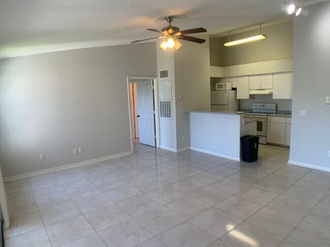 Building Photo - Beautiful 2/2 in an amazing secure community