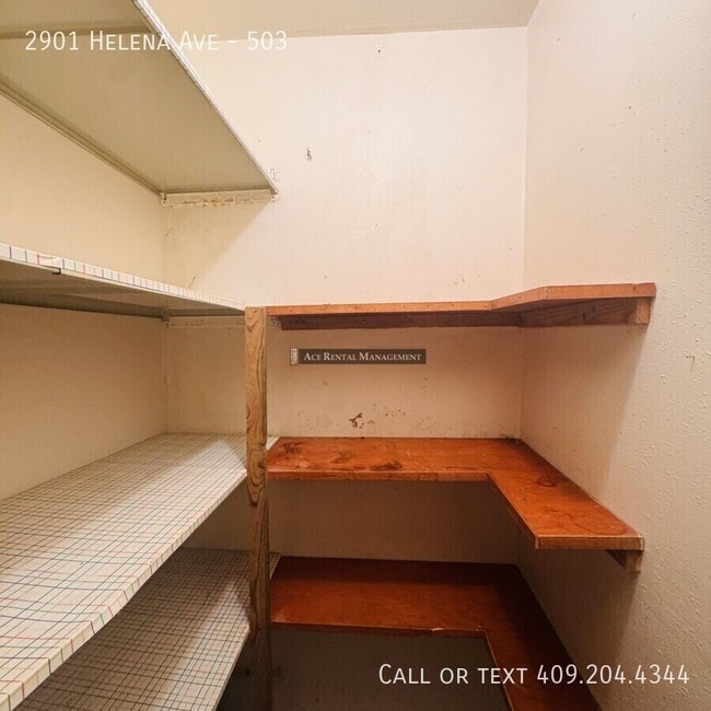 Building Photo - 2901 Helena Ave