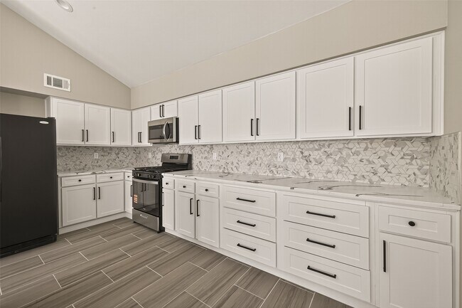 Building Photo - 6619 Misty Dale Dr