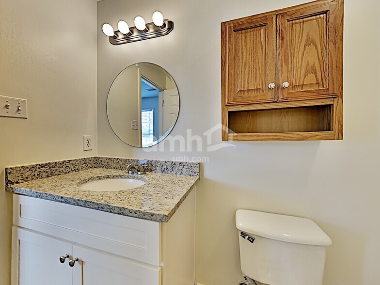 Building Photo - 5721 Gaboury Ln