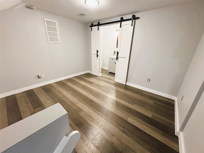 Building Photo - 111 Dunbar Estates Dr