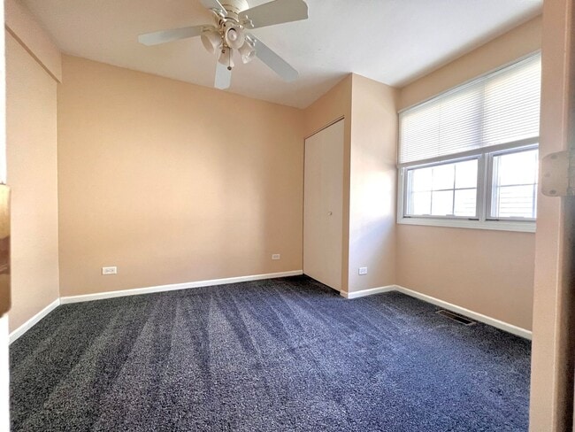 Building Photo - 17 Le Jardin Ct