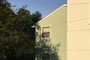 Building Photo - 213 S Fairview Ave