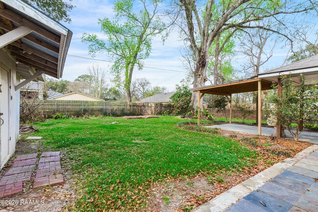 Building Photo - 412 Normandy Rd