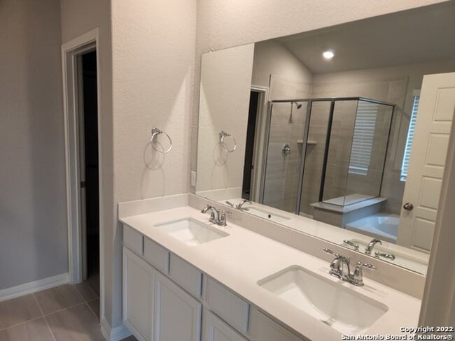 Building Photo - Scenic Crest off Boerne Stage Rd